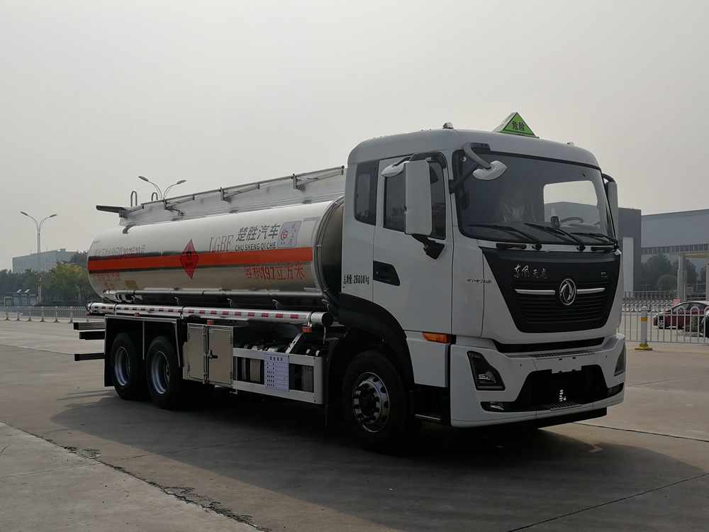 楚胜牌CSC5260GYYLD6A型铝合金运油车