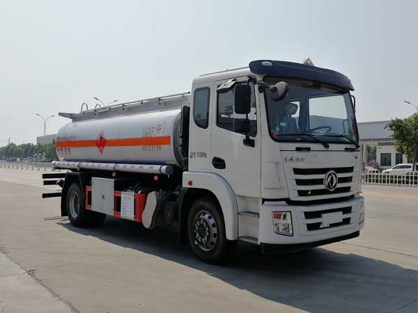 楚胜牌CSC5188GYYEZ6A型运油车