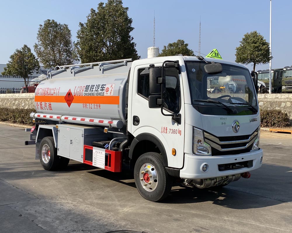 楚胜牌CSC5075GYY6型运油车